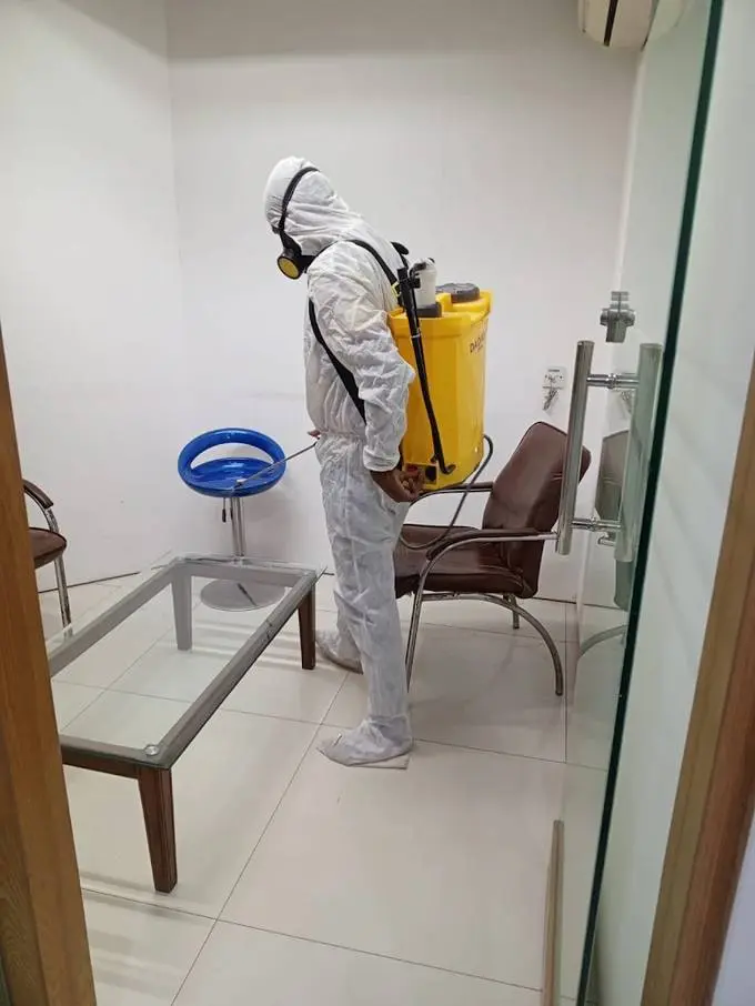 Noor Pest Control technician carrying out a safe treatment in Karachi